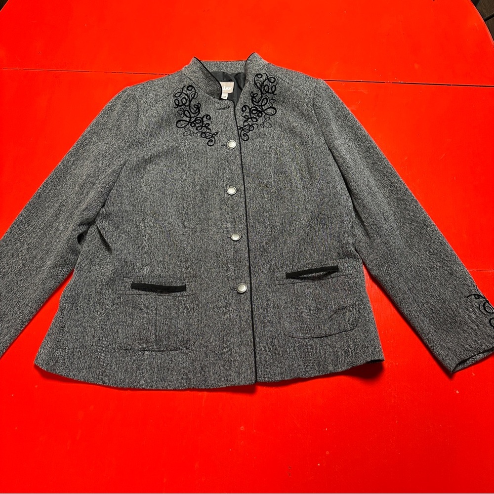 TAN JAY BLACK GRAY JACKET VELVET DETAILING